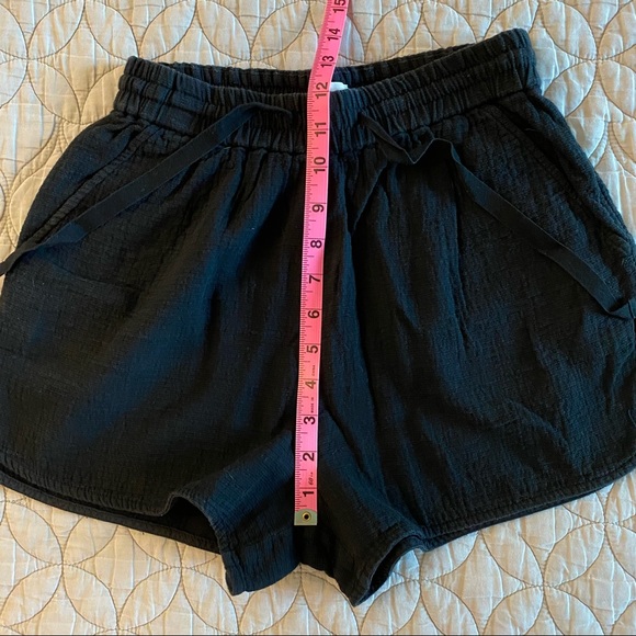 Aritzia | Wilfred | Bertaud Shorts — Black | Size XS - Picture 13 of 15